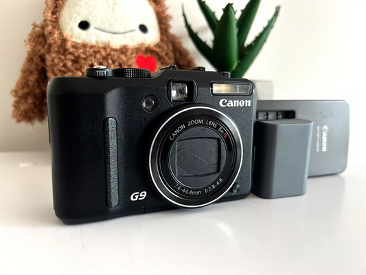 Canon PowerShot G9 X Mark II 20.1MP Digital Camera