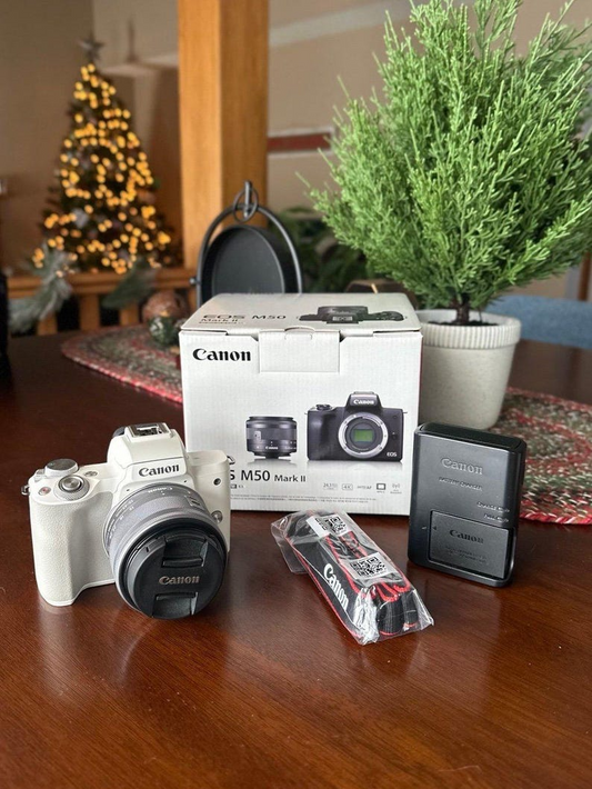 Canon EOS M50 Mark II + EF-M 15-45mm is Stm Kit White