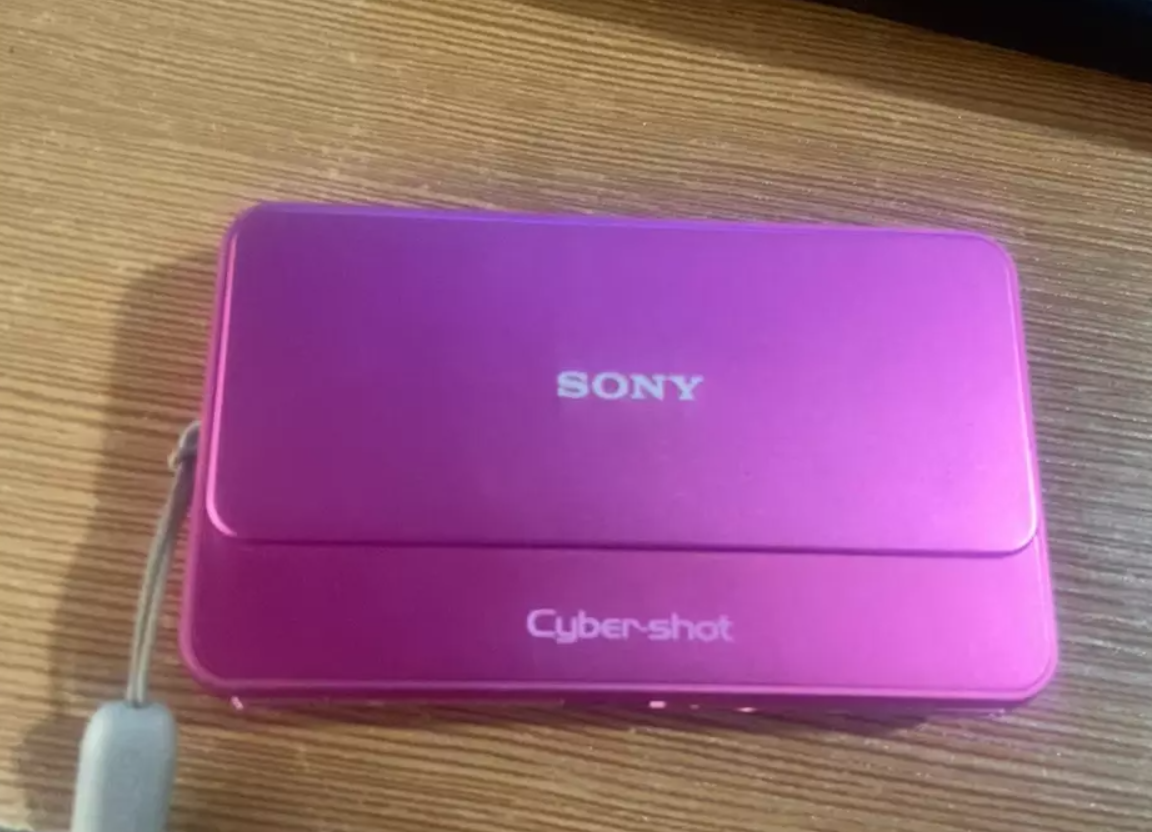 Sony Cyber Shot DSC-T99 14.1MP 4x Optical Zoom Digital Camera Pink/Purple